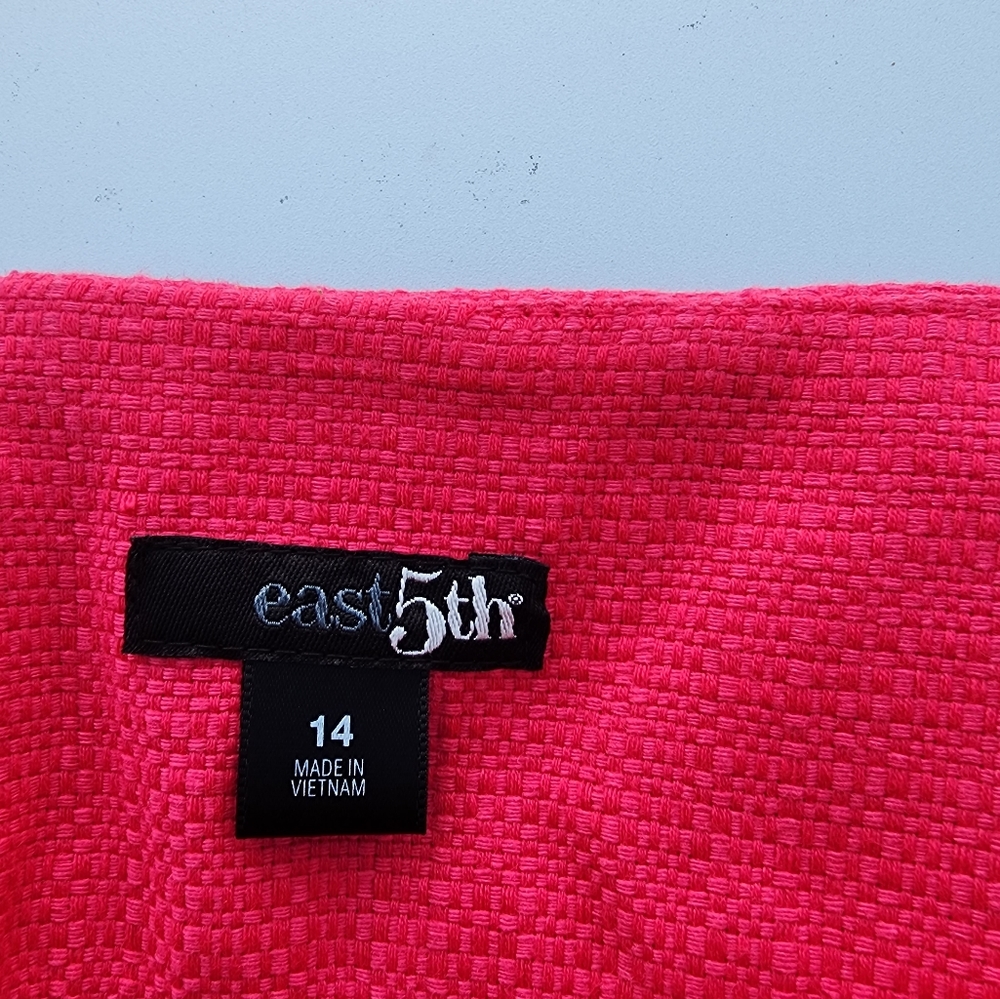 NWOT... East 5th Women's pink skirt - Picture 2 of 7